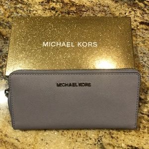 Michael Kors Wallet - New